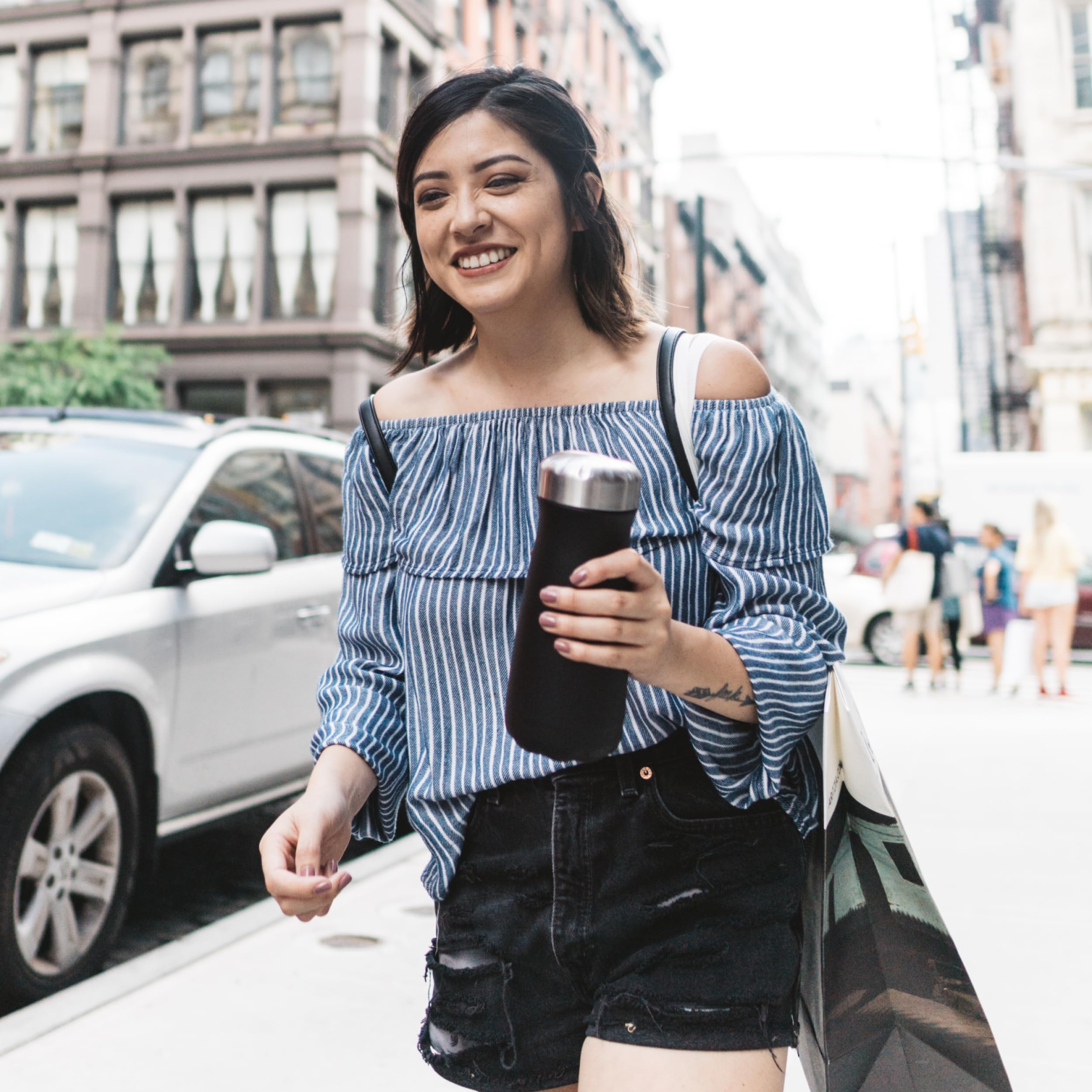 S'well Stainless Steel Traveler, 16oz, Onyx, Triple Layered Vacuum Insulated Containers Keeps Drinks Cold for 24 Hours and Hot for 12, BPA Free, Easy Carrying On the Go - Image 5